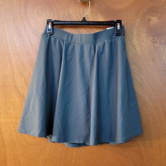 Honey Mark Other - NWT - Women's Honey Mark Sugar Swim Skort w/ Pockets - Sage - Sz: M